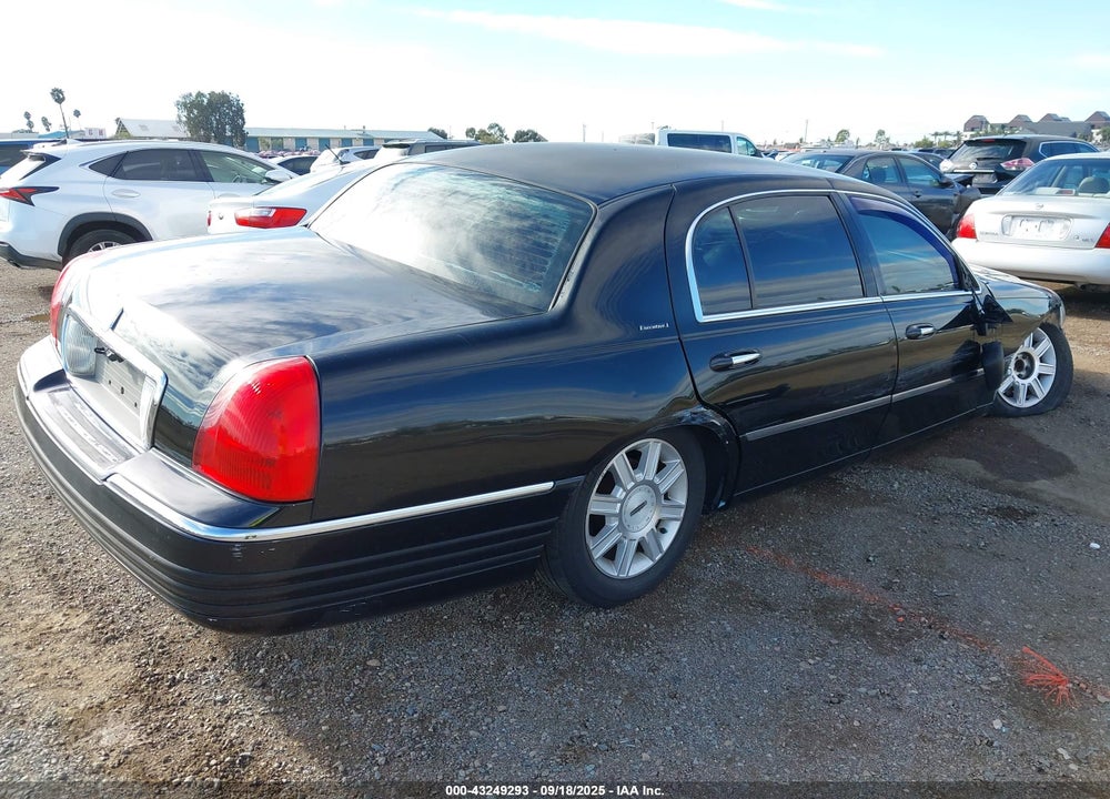 2008 LINCOLN TOWN CAR LIVERY PKG VIN: 2LNHM84W28X646136