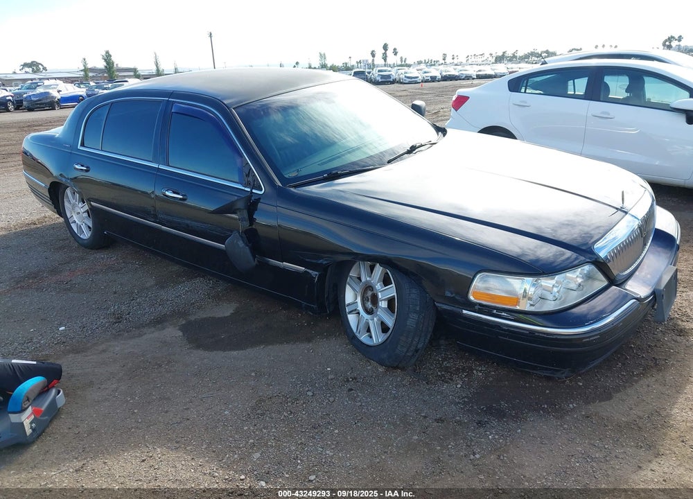 2008 LINCOLN TOWN CAR LIVERY PKG VIN: 2LNHM84W28X646136