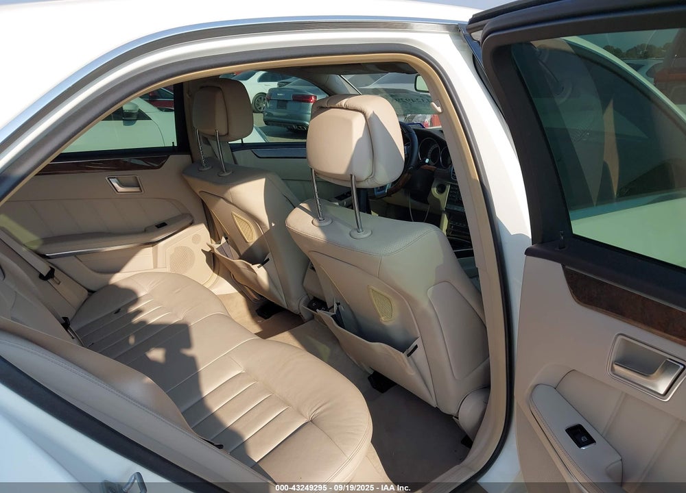 2014 MERCEDES-BENZ E 350 VIN: WDDHF5KB1EA807843