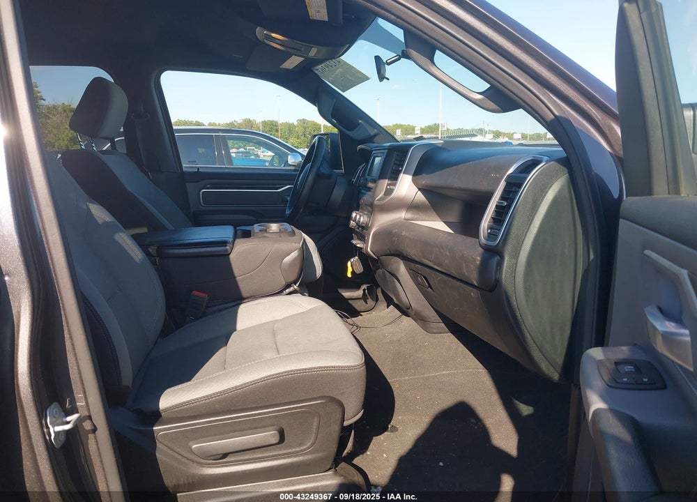 2022 RAM 1500 BIG HORN 4X4 6'4 BOX VIN: 1C6RRFBG8NN279032