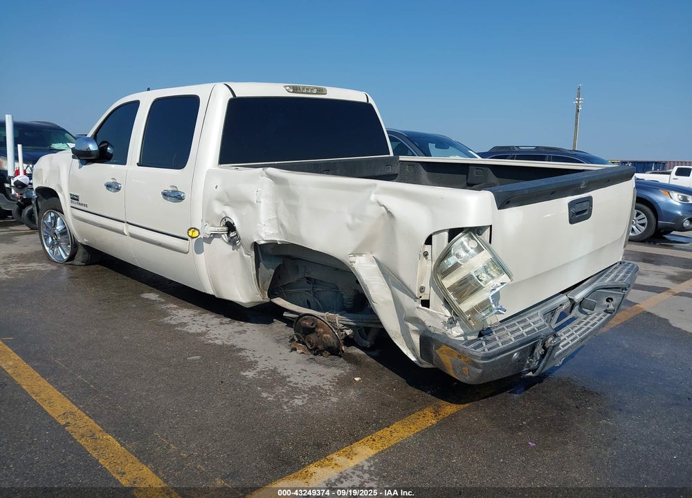 2013 CHEVROLET SILVERADO 1500 LT VIN: 3GCPCSE03DG152981