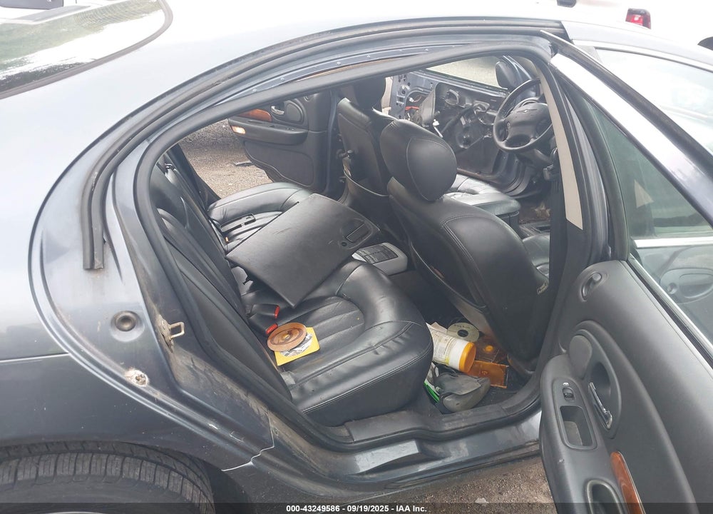 2001 CHRYSLER 300M VIN: 2C3AE66G31H651587