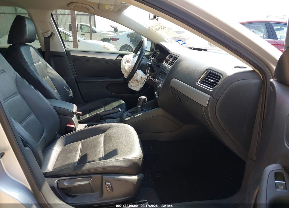 2013 VOLKSWAGEN JETTA VIN: 3VWDP7AJ6DM243633