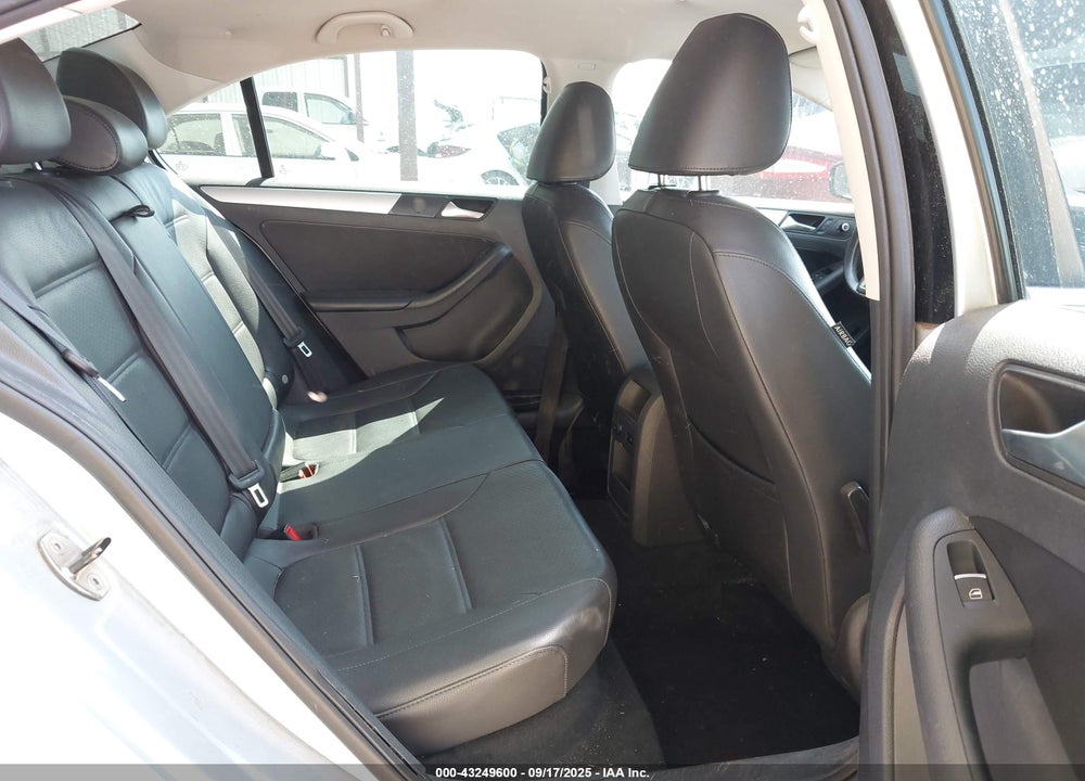 2013 VOLKSWAGEN JETTA VIN: 3VWDP7AJ6DM243633