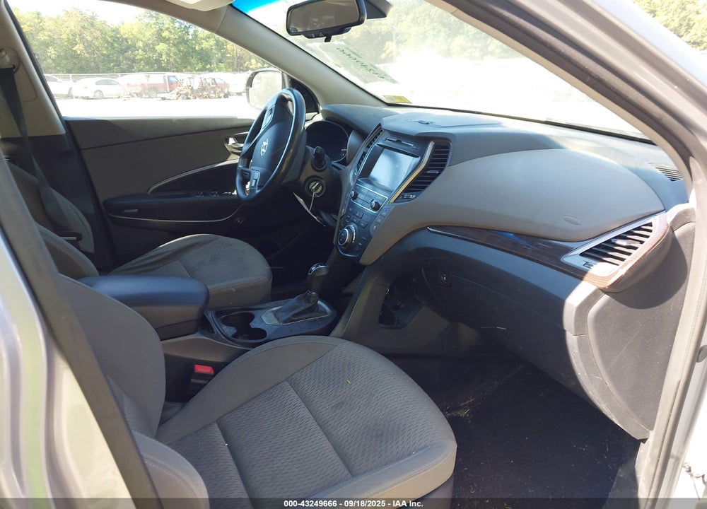 2018 HYUNDAI SANTA FE SE VIN: KM8SMDHF0JU291845
