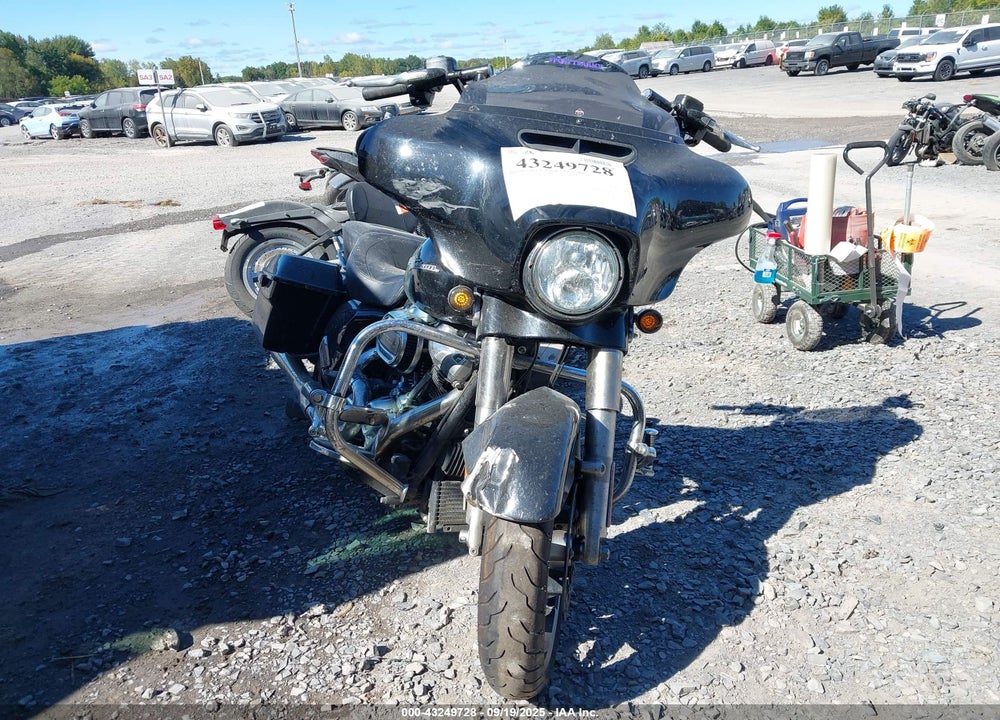 2017 HARLEY-DAVIDSON FLHX STREET GLIDE VIN: 1HD1KBC19HB611867