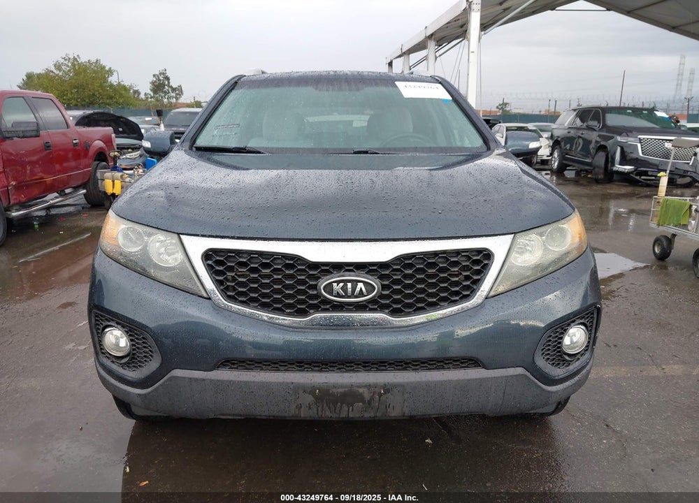 2011 KIA SORENTO VIN: 5XYKT4A13BG106034