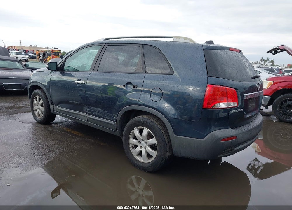 2011 KIA SORENTO VIN: 5XYKT4A13BG106034