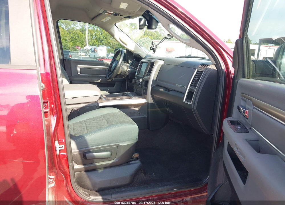2017 RAM 1500 VIN: 3C6RR6LT0HG584419