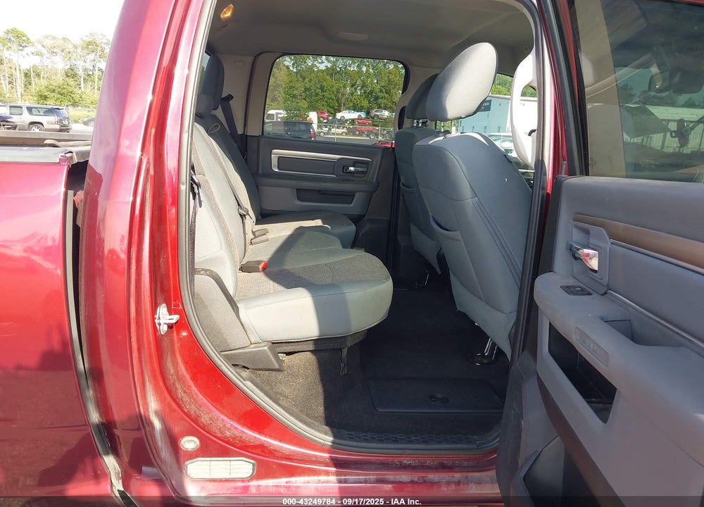 2017 RAM 1500 VIN: 3C6RR6LT0HG584419
