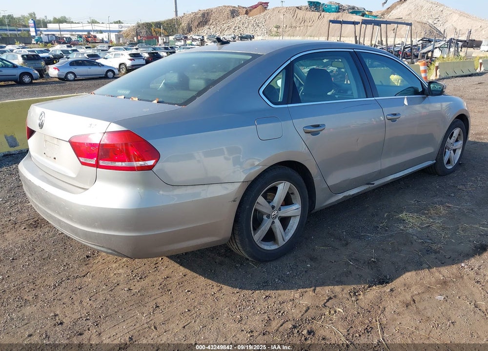 2012 VOLKSWAGEN PASSAT VIN: 1VWBP7A32CC053028