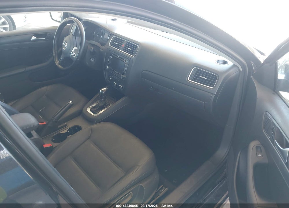 2012 VOLKSWAGEN JETTA VIN: 3VWDX7AJ4CM424499