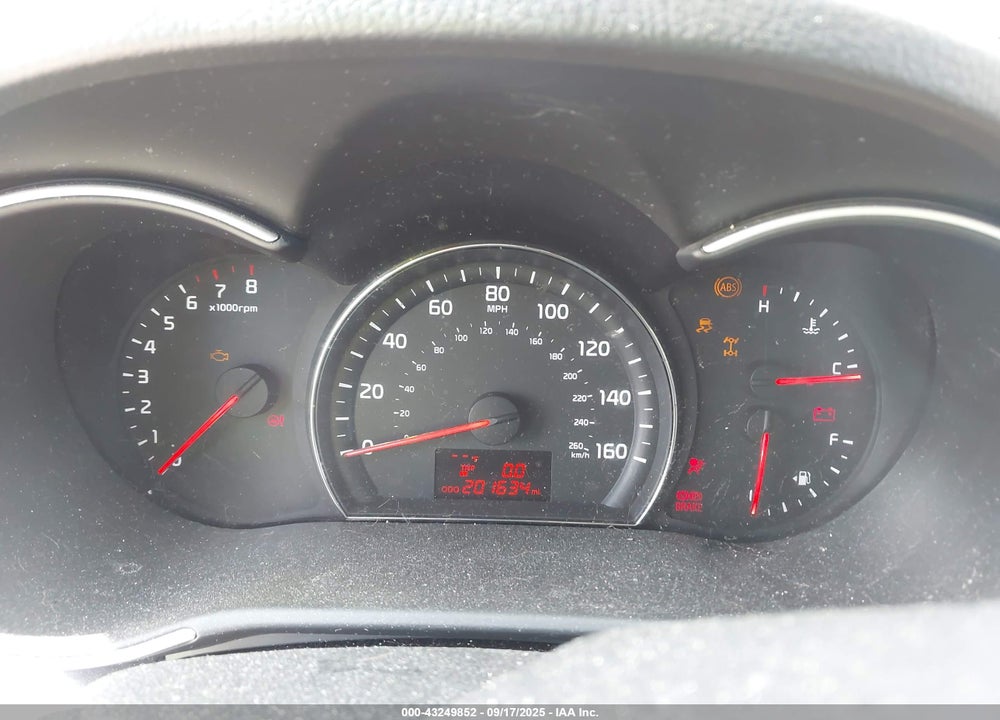 2014 KIA SORENTO VIN: 5XYKTCA66EG500301