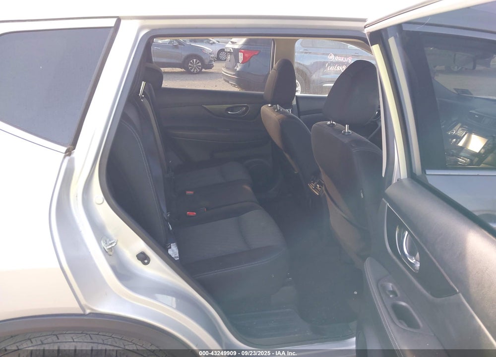 2017 NISSAN ROGUE VIN: JN8AT2MV8HW277702