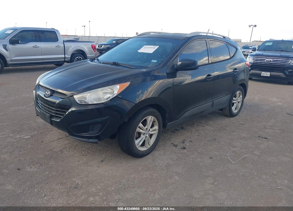 2011 HYUNDAI TUCSON VIN: KM8JU3AC0BU305895