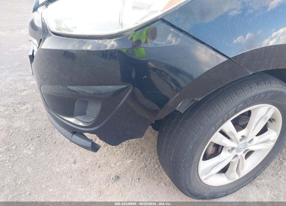 2011 HYUNDAI TUCSON VIN: KM8JU3AC0BU305895