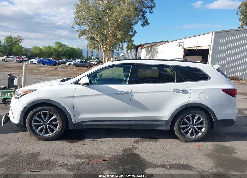 2017 HYUNDAI SANTA FE VIN: KM8SMDHF6HU222183