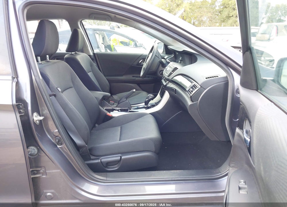 2017 HONDA ACCORD VIN: 1HGCR2F31HA225132