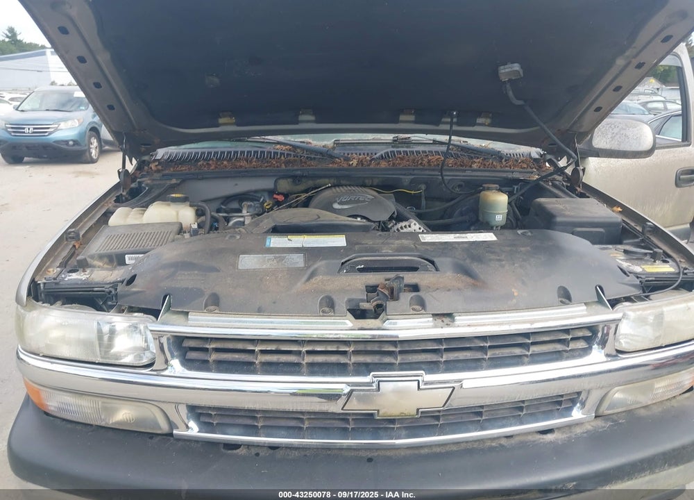 2001 CHEVROLET TAHOE LS VIN: 1GNEK13T81J128856