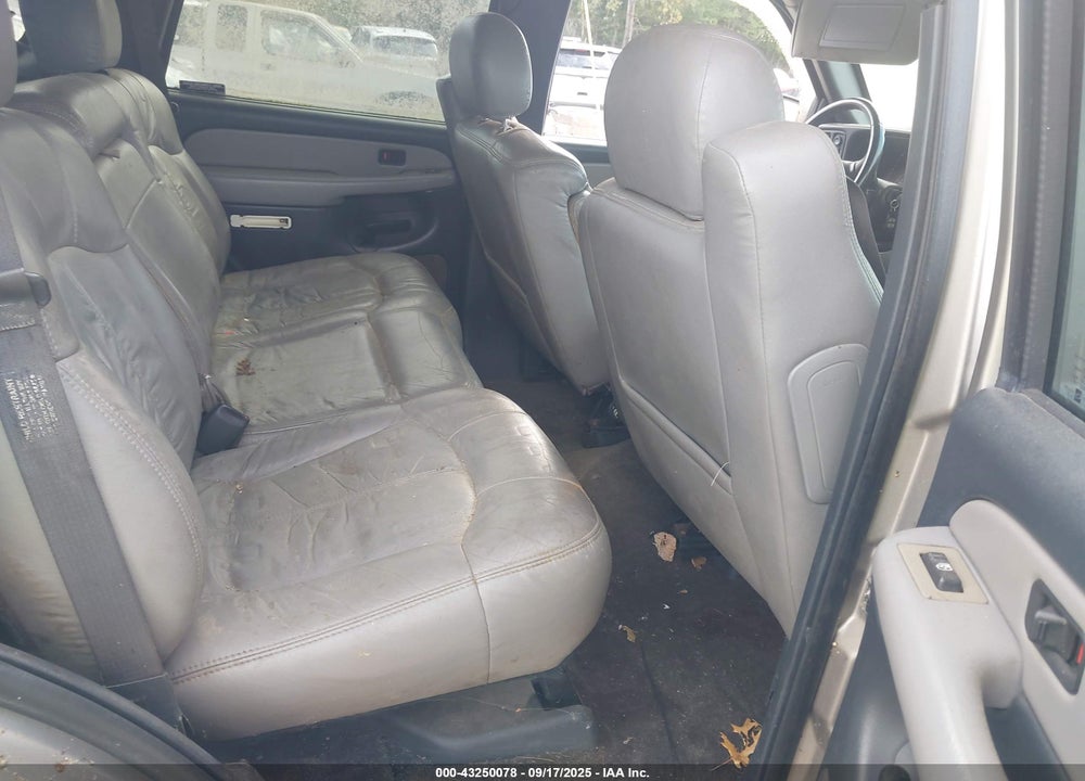 2001 CHEVROLET TAHOE LS VIN: 1GNEK13T81J128856