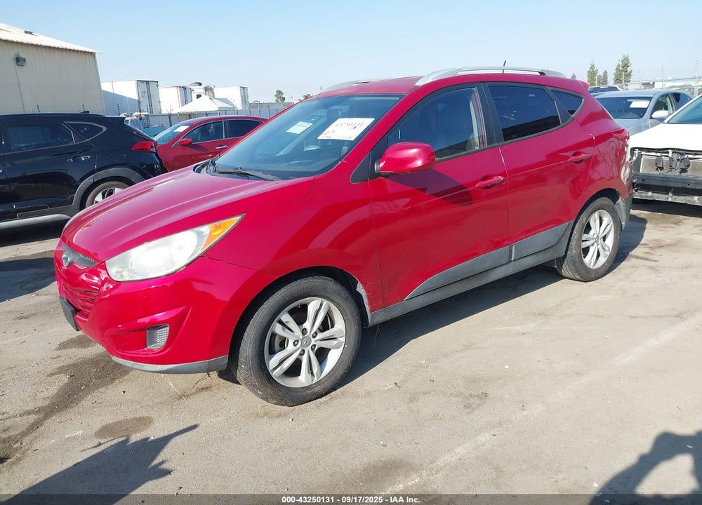 2011 HYUNDAI TUCSON VIN: KM8JU3AC0BU157828