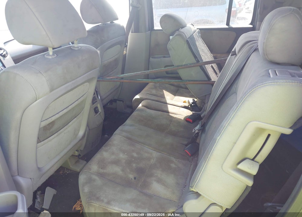 2010 HONDA PILOT VIN: 5FNYF3H28AB012070