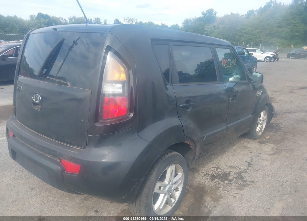 2011 KIA SOUL VIN: KNDJT2A26B7270903