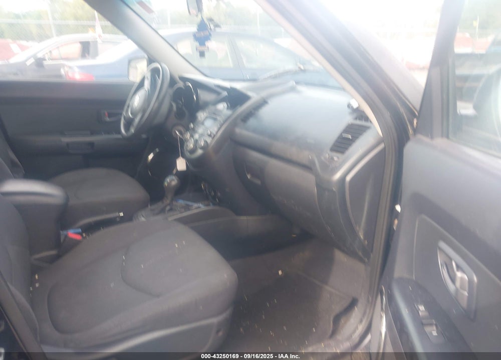 2011 KIA SOUL VIN: KNDJT2A26B7270903