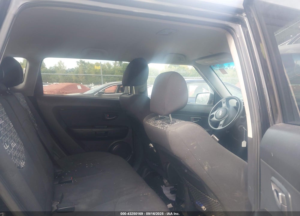 2011 KIA SOUL VIN: KNDJT2A26B7270903