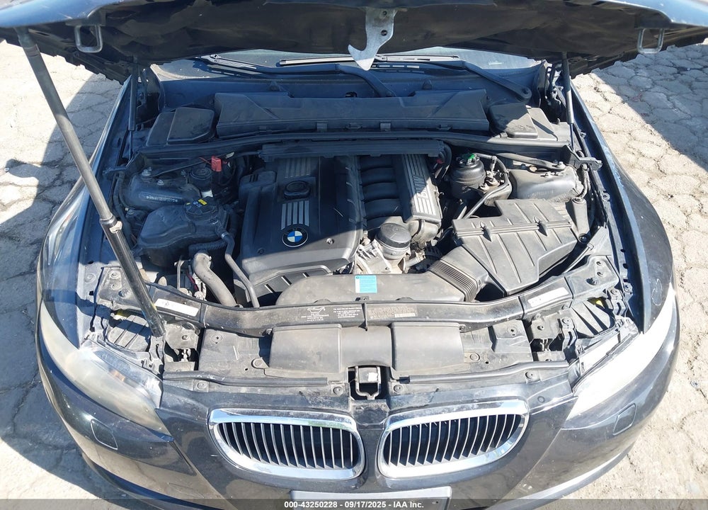 2007 BMW 328I VIN: WBAWV13517P117710