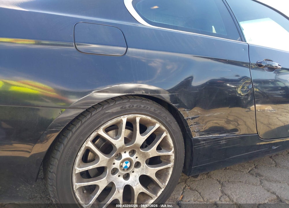 2007 BMW 328I VIN: WBAWV13517P117710