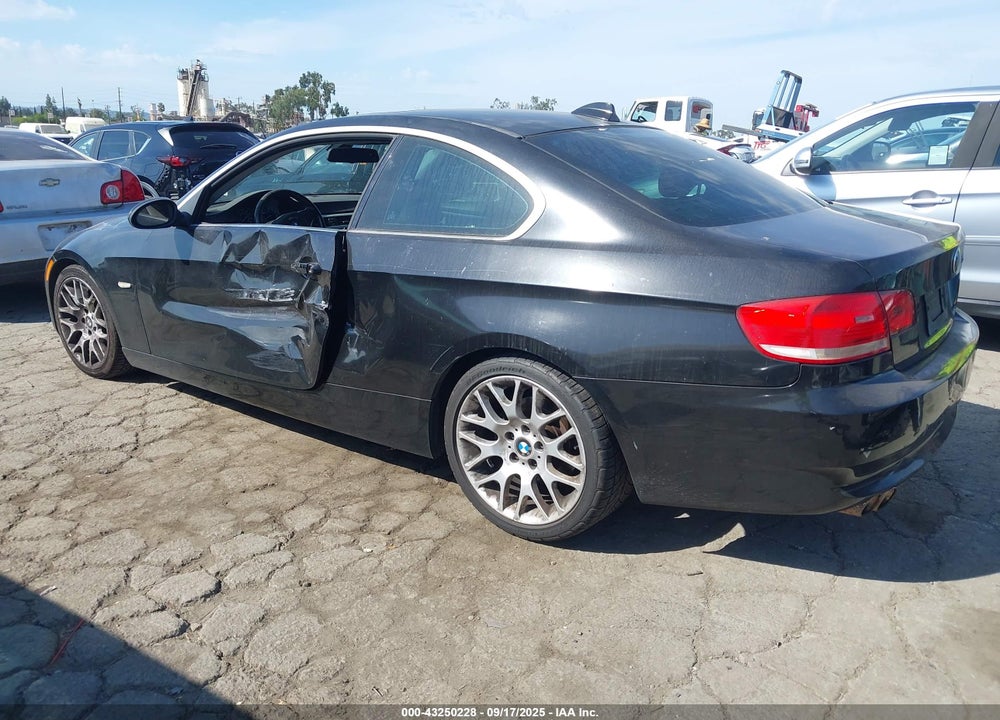 2007 BMW 328I VIN: WBAWV13517P117710