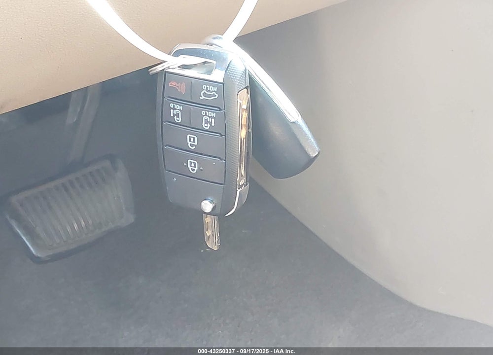 2016 KIA SEDONA VIN: KNDMB5C1XG6088771