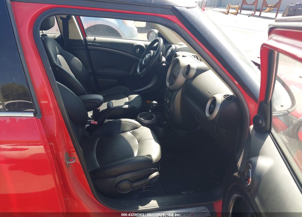 2011 MINI COOPER VIN: WMWZC5C51BWH99161