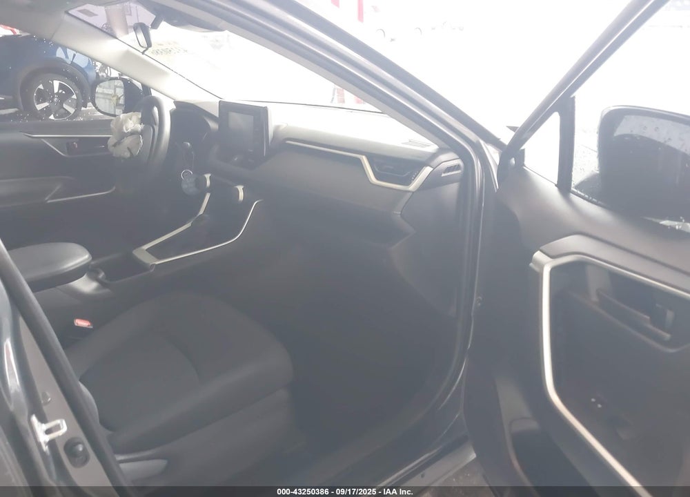 2022 TOYOTA RAV4 VIN: 2T3H1RFV2NW235820