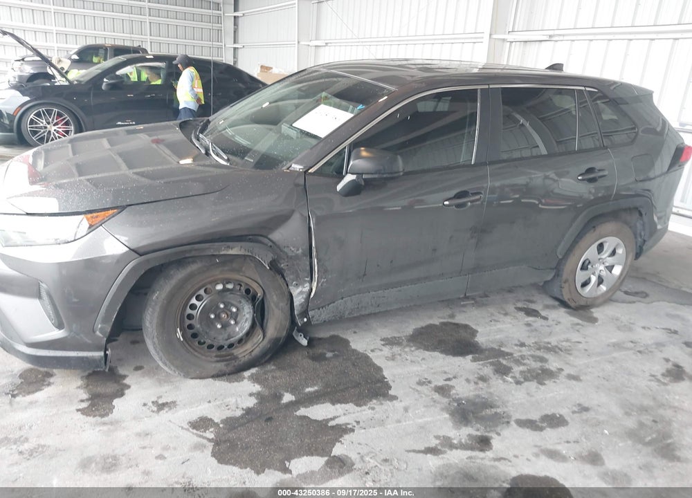 2022 TOYOTA RAV4 VIN: 2T3H1RFV2NW235820