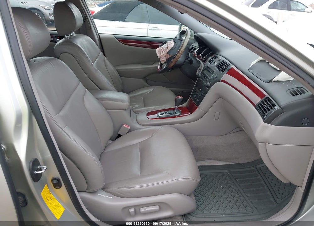 2002 LEXUS ES 300 VIN: JTHBF30G920084116