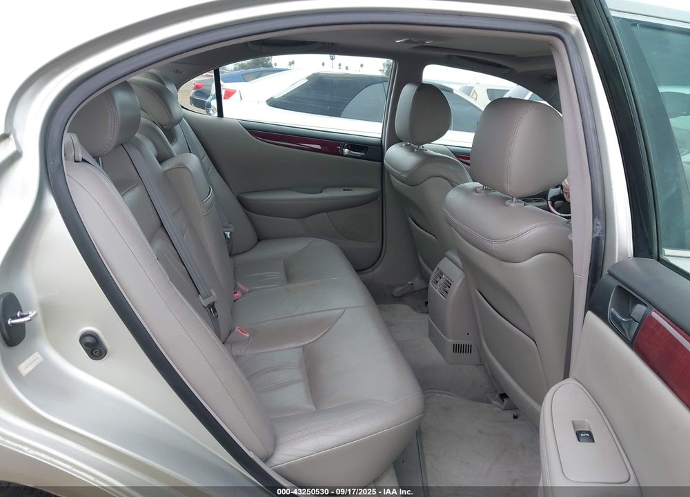 2002 LEXUS ES 300 VIN: JTHBF30G920084116