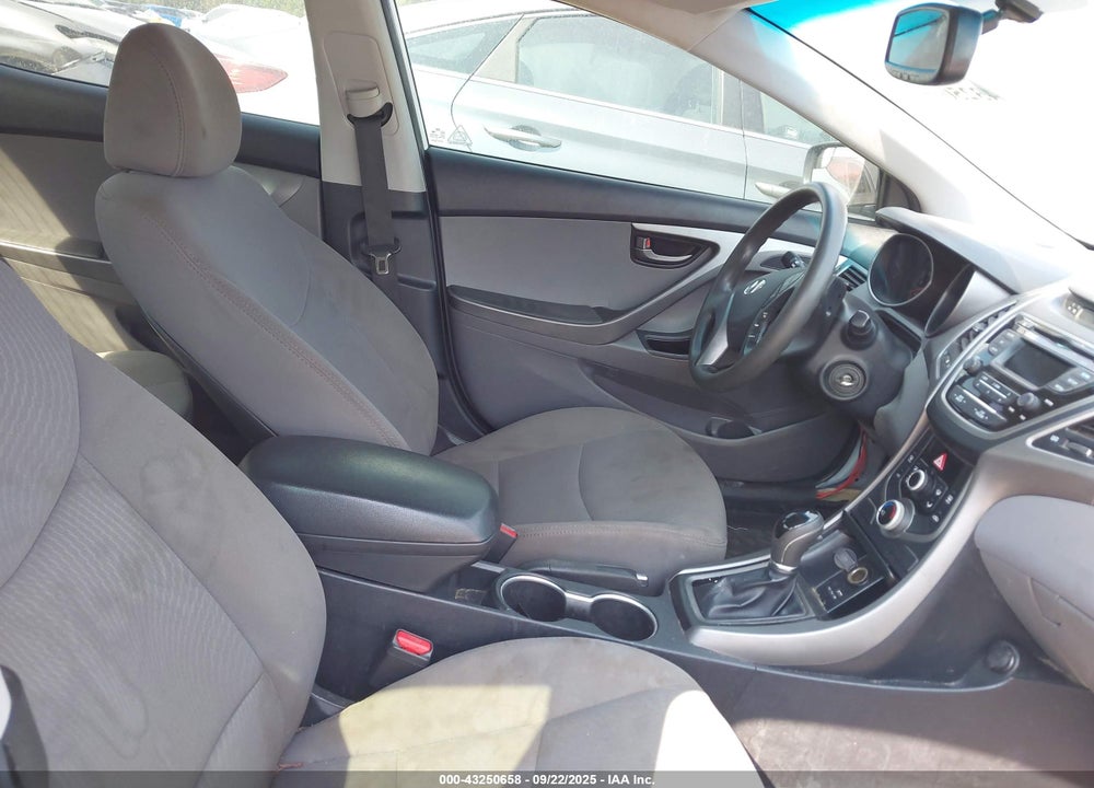 2015 HYUNDAI ELANTRA VIN: 5NPDH4AE4FH629932