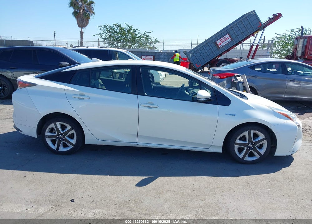 2017 TOYOTA PRIUS VIN: JTDKARFU8H3051969