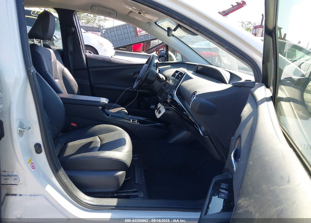 2017 TOYOTA PRIUS VIN: JTDKARFU8H3051969