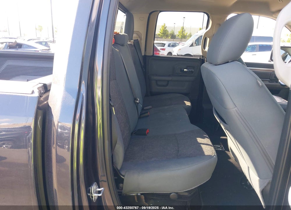 2018 RAM 1500 BIG HORN 4X2 6'4 BOX VIN: 1C6RR6GT9JS232271