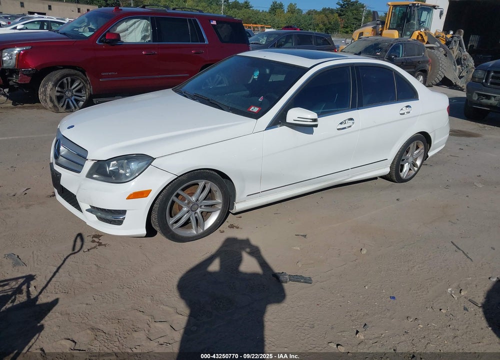 2013 MERCEDES-BENZ C 300 SPORT 4MATIC VIN: WDDGF8AB8DR287011