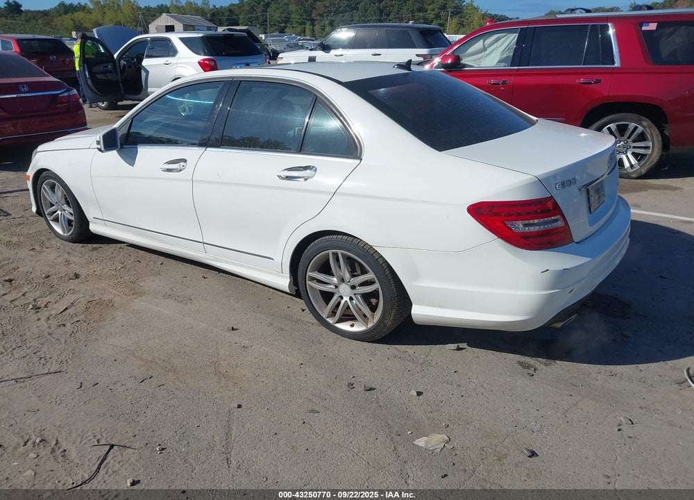 2013 MERCEDES-BENZ C 300 SPORT 4MATIC VIN: WDDGF8AB8DR287011