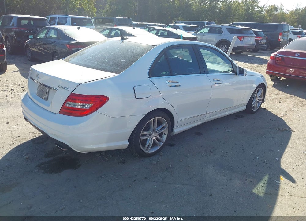 2013 MERCEDES-BENZ C 300 SPORT 4MATIC VIN: WDDGF8AB8DR287011