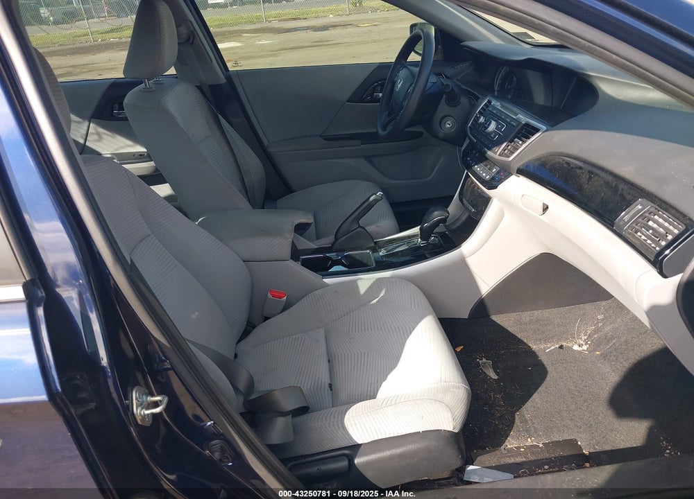 2017 HONDA ACCORD VIN: 1HGCR2F47HA063225