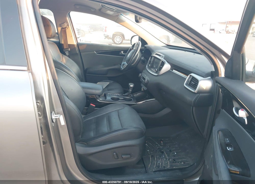 2019 KIA SORENTO VIN: 5XYPH4A53KG523535