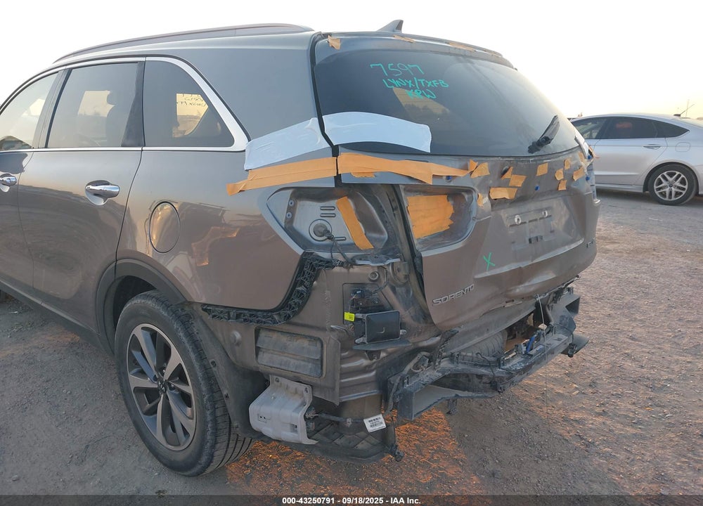 2019 KIA SORENTO VIN: 5XYPH4A53KG523535