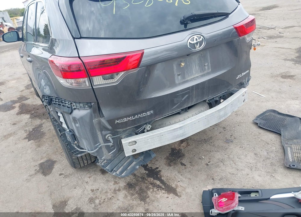 2019 TOYOTA HIGHLANDER VIN: 5TDJZRFH5KS921738