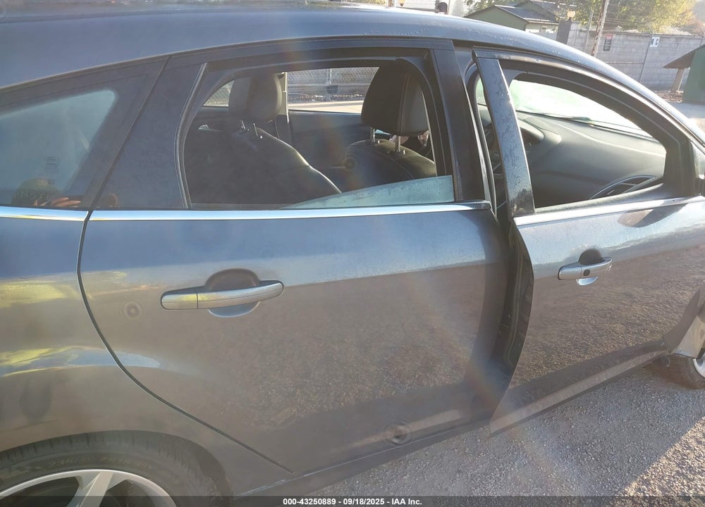 2013 FORD FOCUS TITANIUM VIN: 1FADP3N25DL182426
